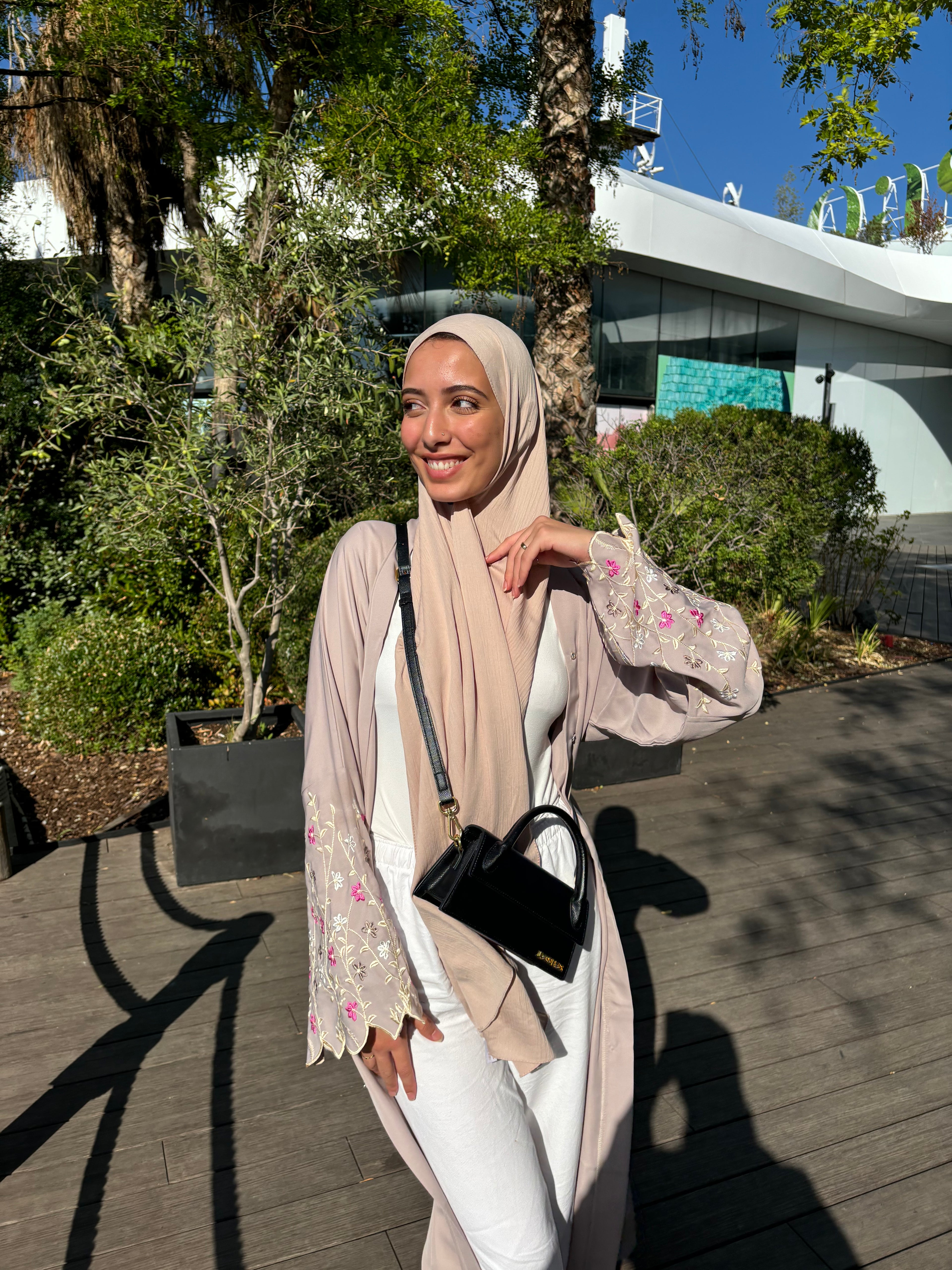 Abaya con flores 🌼