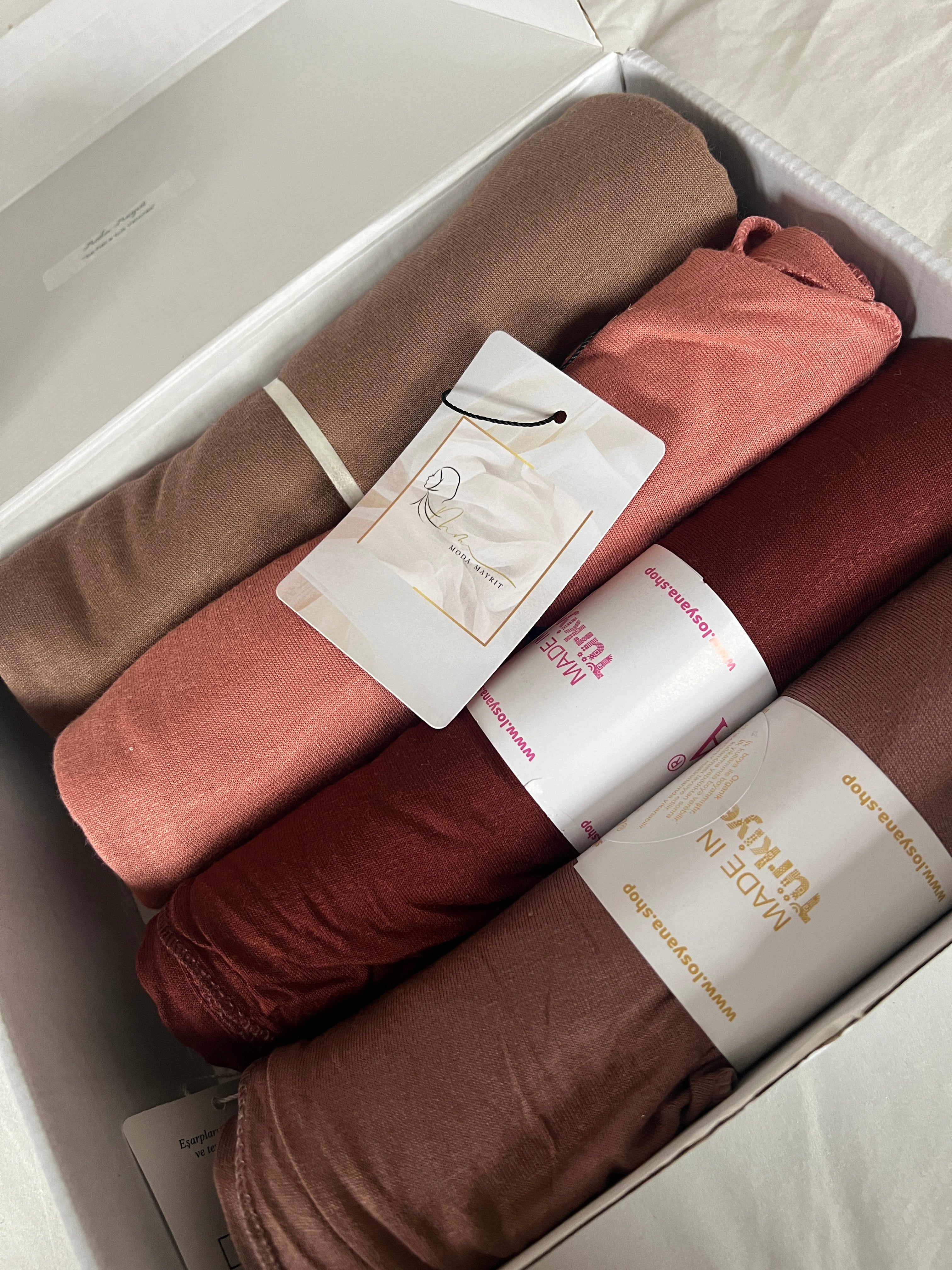 Caja de jersey con hiyab