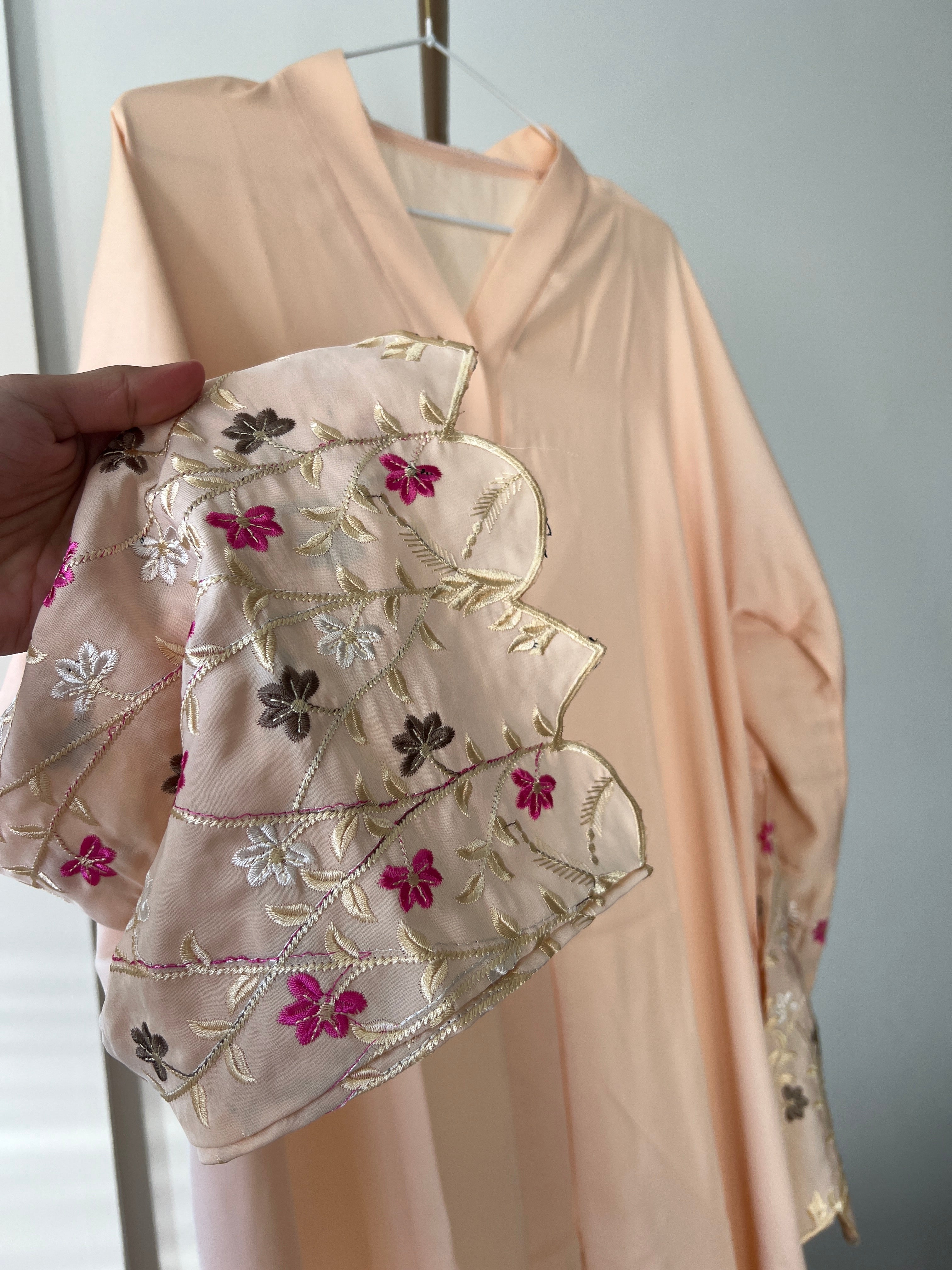 Abaya con flores 🌼